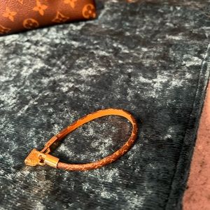 💯% Authentic Louis Vuitton Alma Bracelet